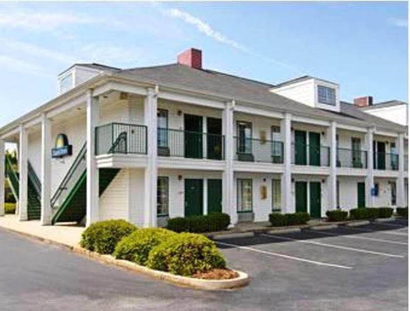 Days Inn By Wyndham Spartanburg Exterior foto